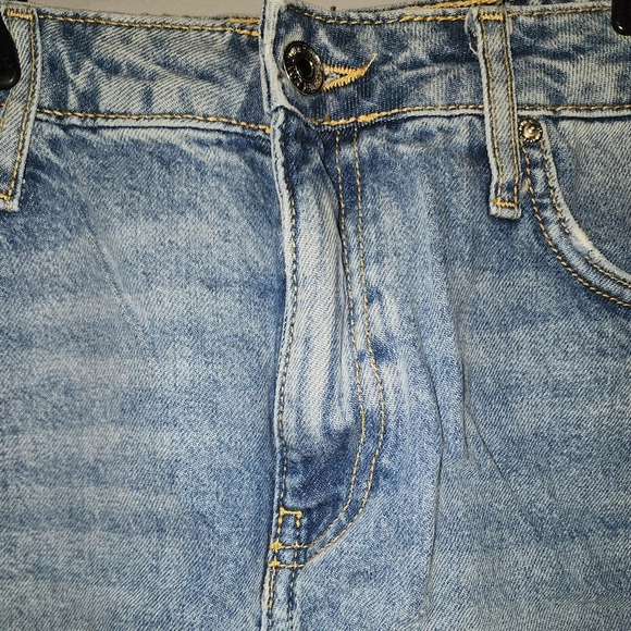 🌻🌻Forever 21 Premium Jean Shorts Size 30 - Picture 2 of 7